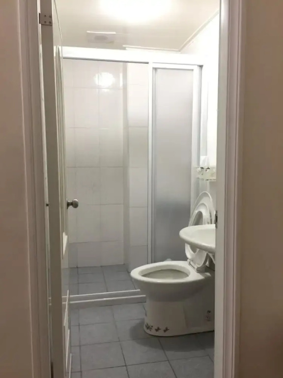 Summerle 11 Hostel