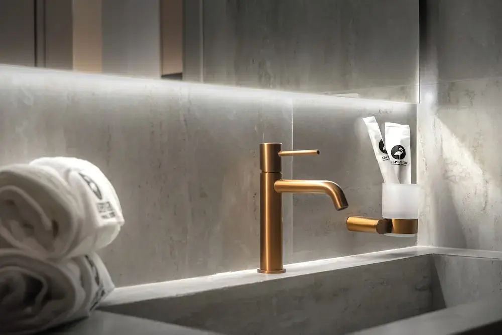 MONK Monastiraki Suites