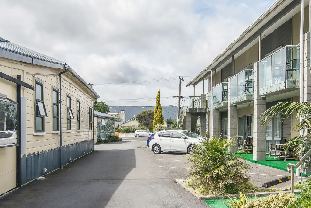Avana Suites