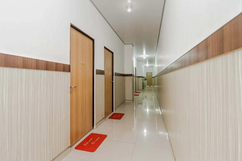 RedDoorz near RSU Suaka Insan
