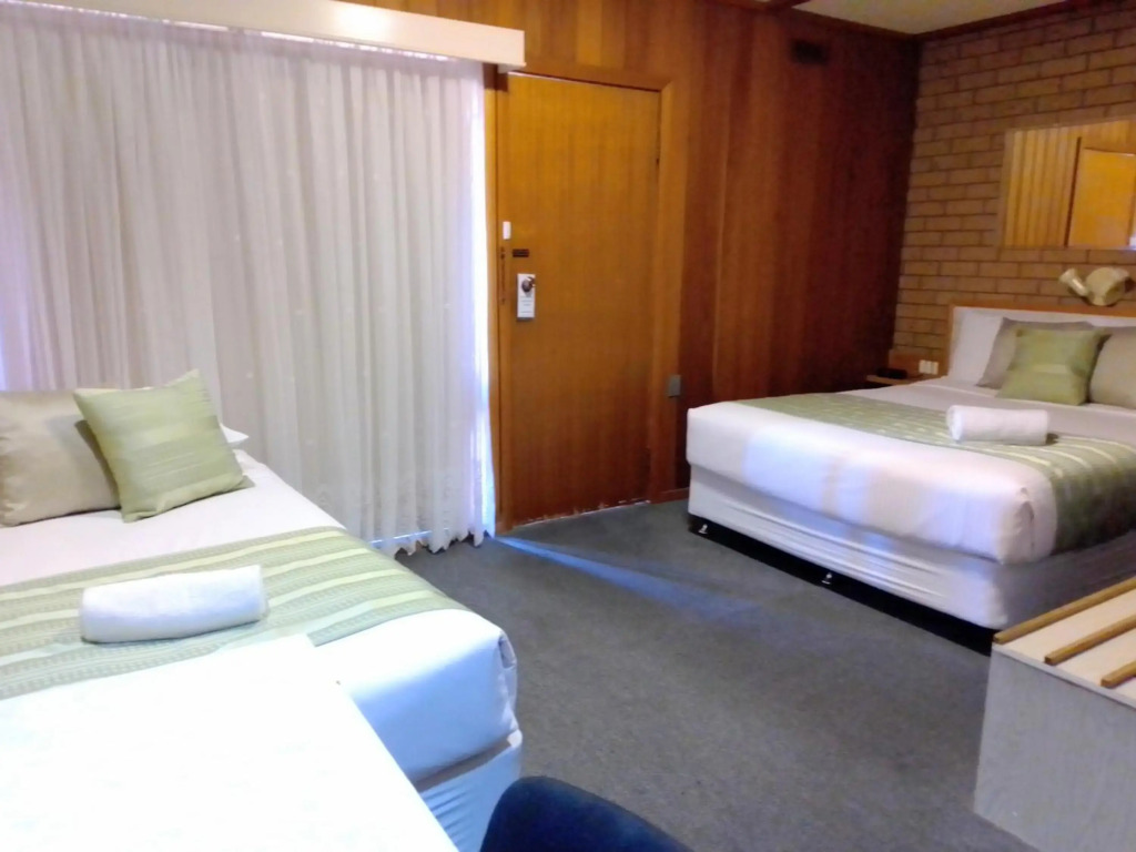 Country Home Motor Inn