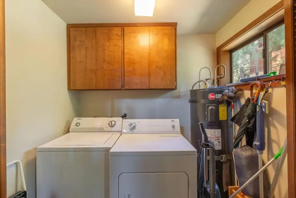 Family Friendly 3 Br/2.5 BA Full Chambers Access!