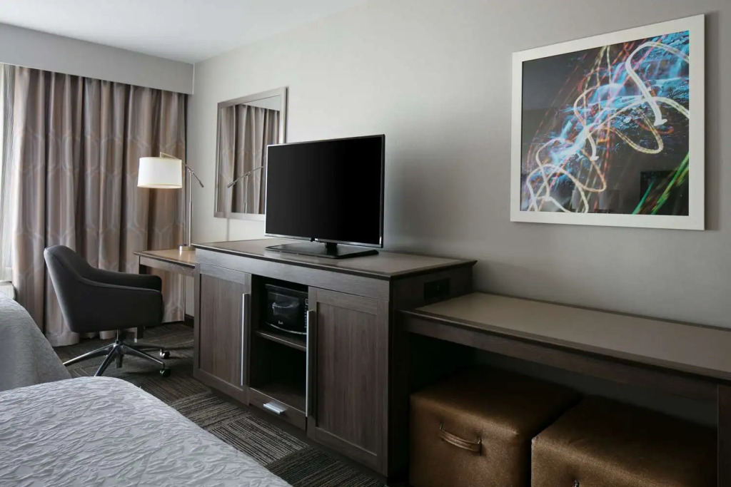 Hampton Inn & Suites-Hudson Wisconsin