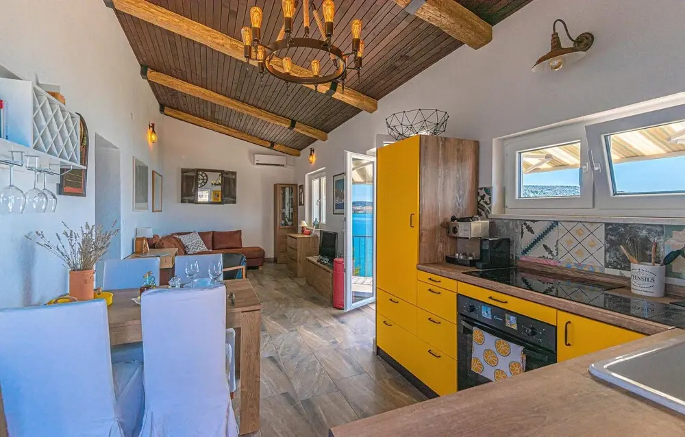 Beautiful Apartment in Rogoznica With Wifi and 2 Bedrooms