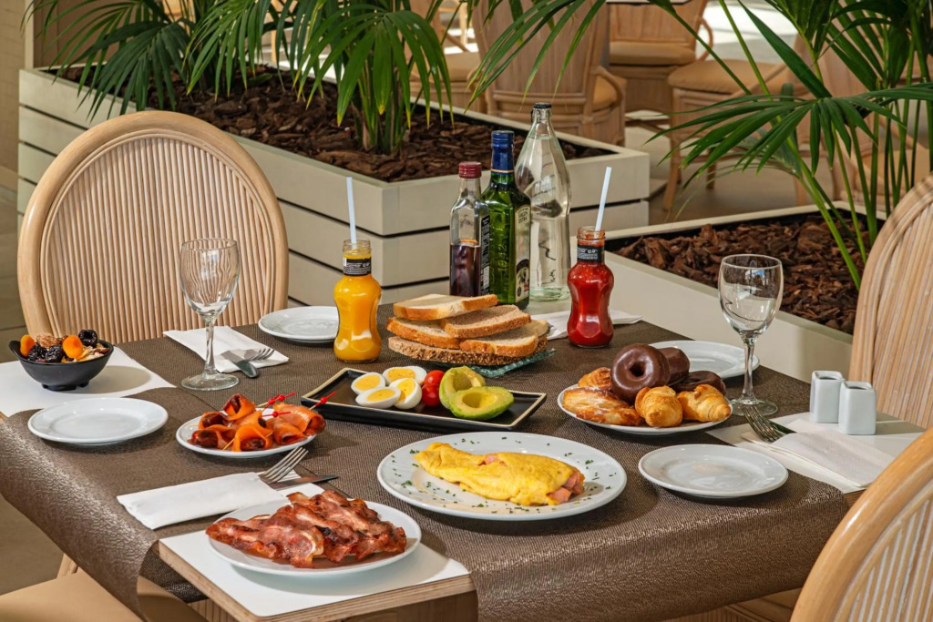 Hotel Cabogata Jardín