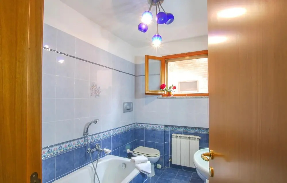 Amazing Home in Civitanova Marche With Internet and 3 Bedrooms