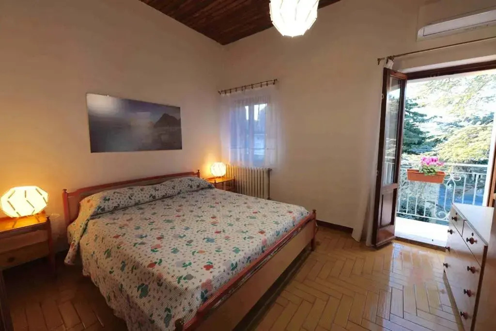 M262 - Marcelli, quadrilocale ristrutturato con terrazzo vista mare 1p