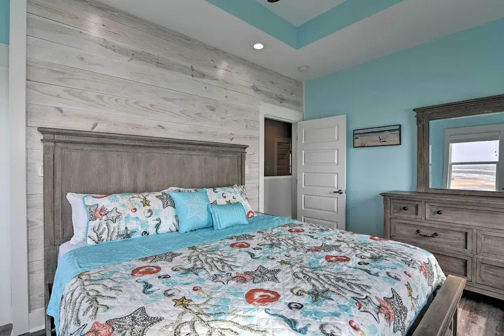 Crystal Tides - Stunning Home W/oceanfront Views