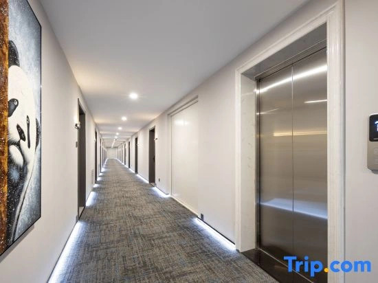 Xiangyun Hotel (Taoxian Airport Shenyang Conservatory of Music Taoxian Campus Branch)