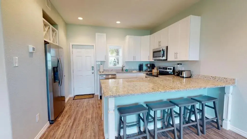 IR45 Bottom Floor Condo, 3 Bedrooms 2 Bath, View of Shared Pool, Boardwalk