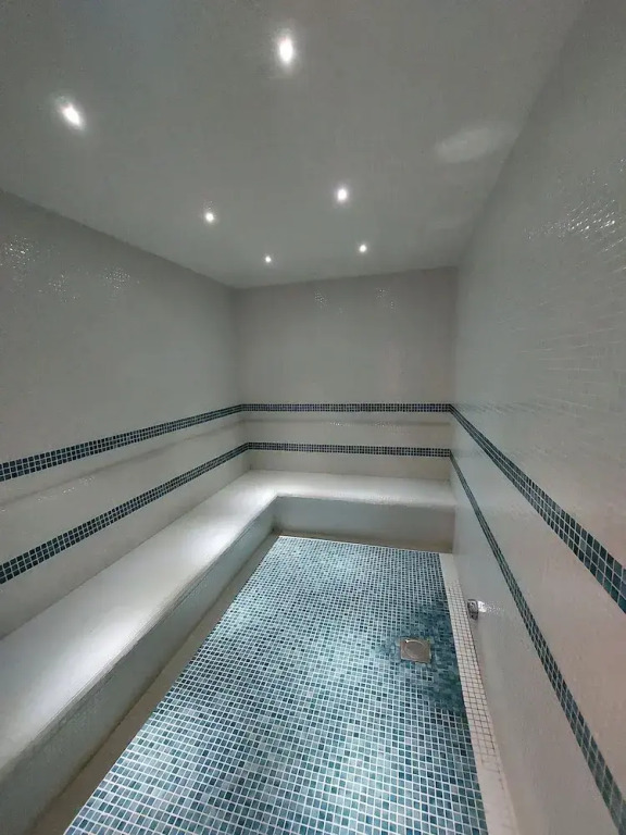 Brand New Modern Studio, Burj Khalifa View Pool
