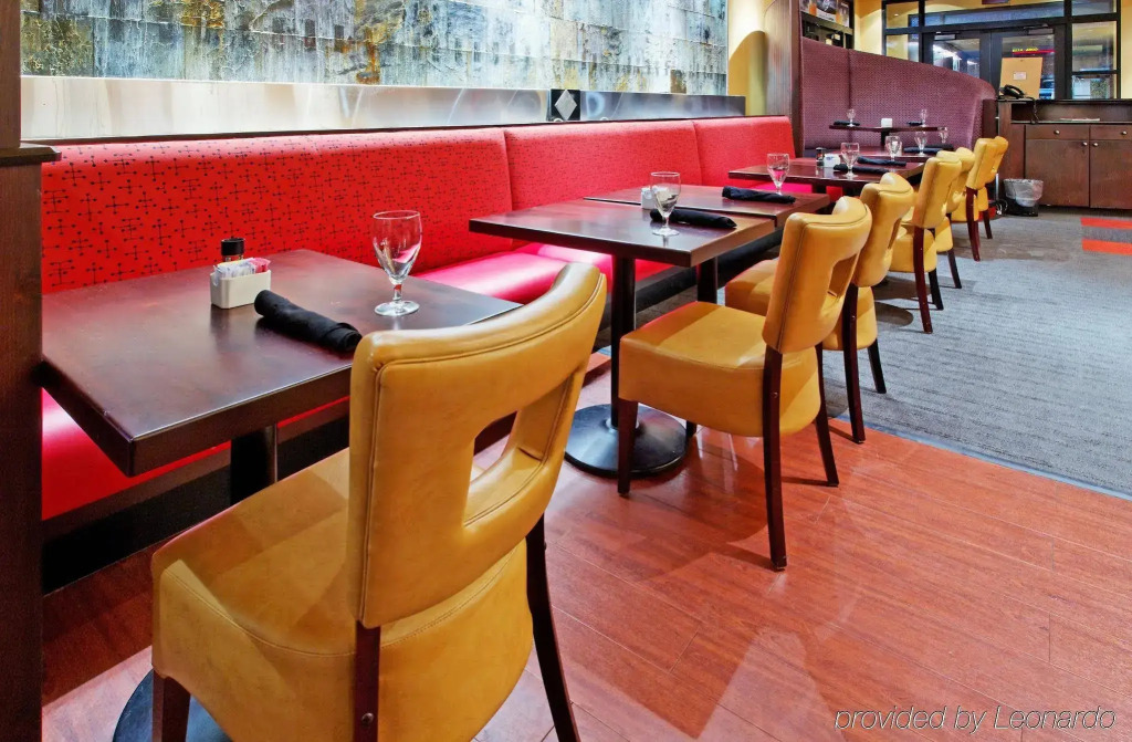 Holiday Inn Arlington NE-Rangers Ballpark by IHG