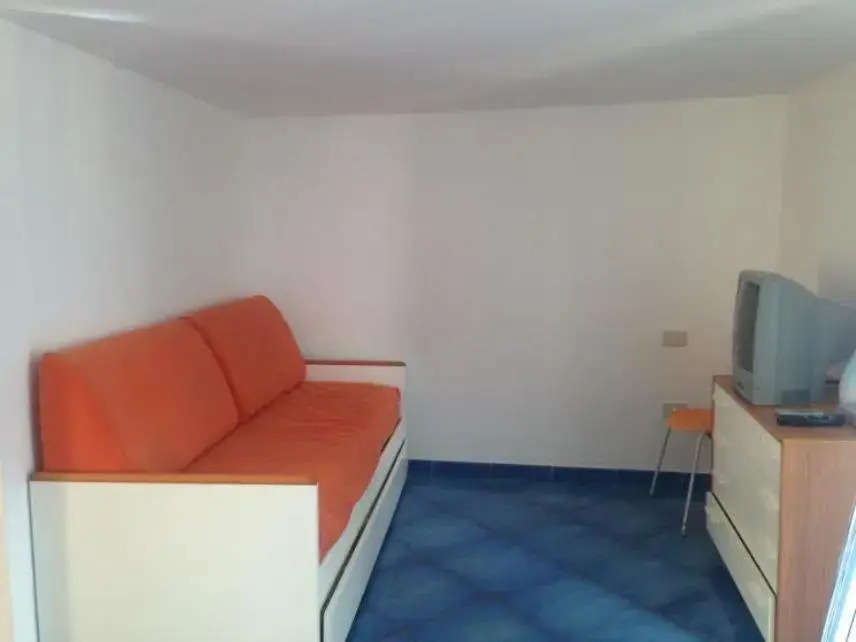 AGENZIA ISOTUR - LOCANDA NONNA GIULIA 31 VISTA MARE- Soppalcata