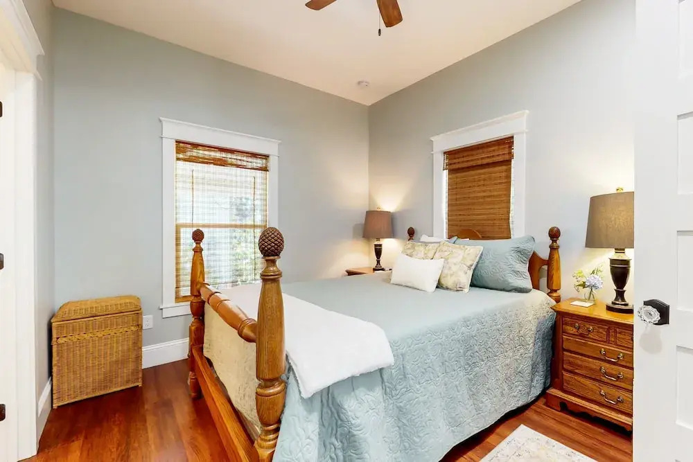 Classy Cottage With a Washer/dryer, Central AC, & Fast Wifi - Near Beaches