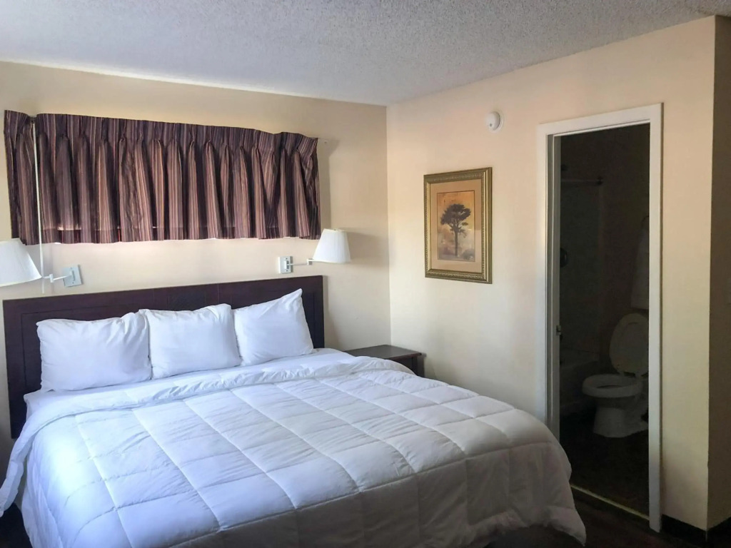Motel 6-Jacksonville, FL - South