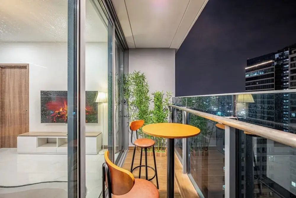 Luxury Sunwah Apartment near Landmark 81 - City View