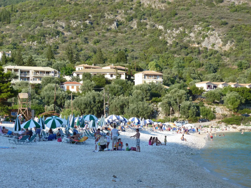 Ilianthos Apartments & Studios