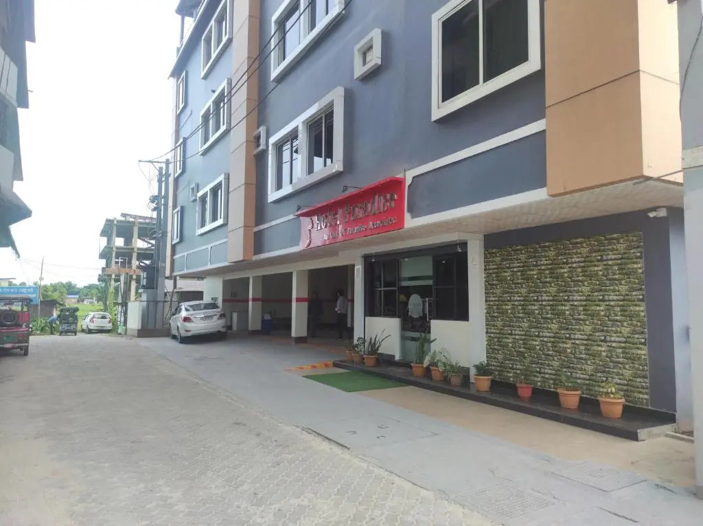 Hotel Paradise Inn
