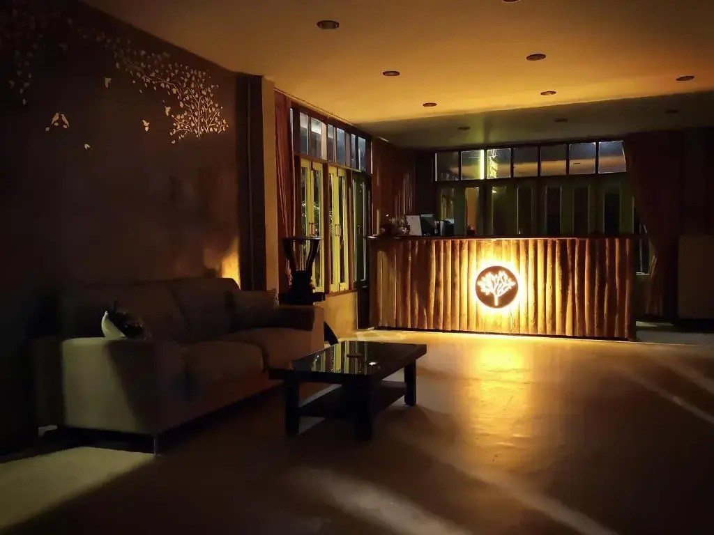 Tonmai Suites