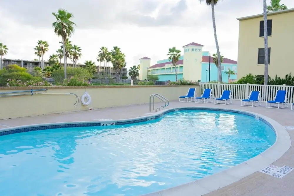 Clean Updated Condo w/ Pool 1/2 a Block to Beach 2 Bedroom Home by Redawning