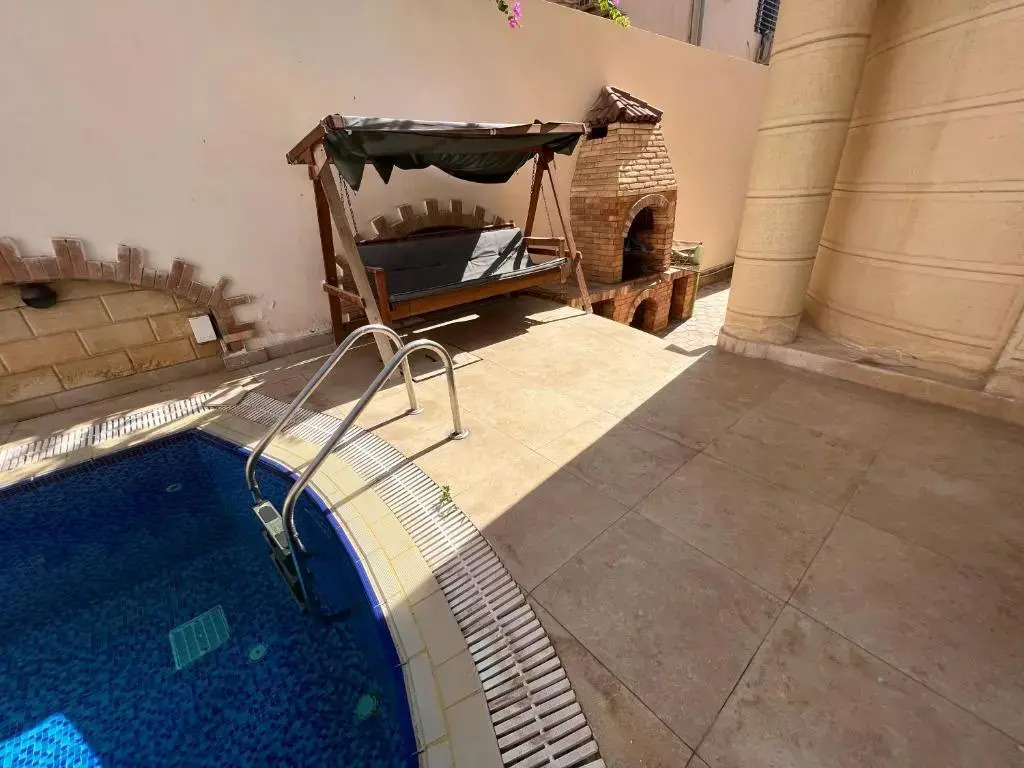 4 bedroom villa with garden and private pool