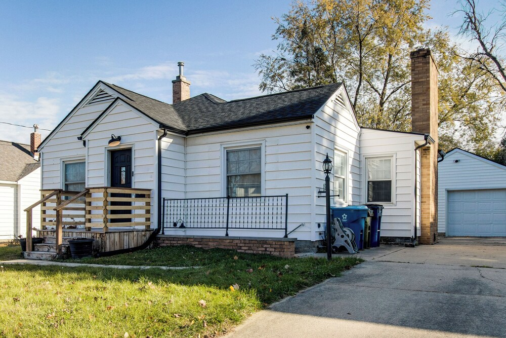 Updated & Charming! Waterloo Home w/ Patio