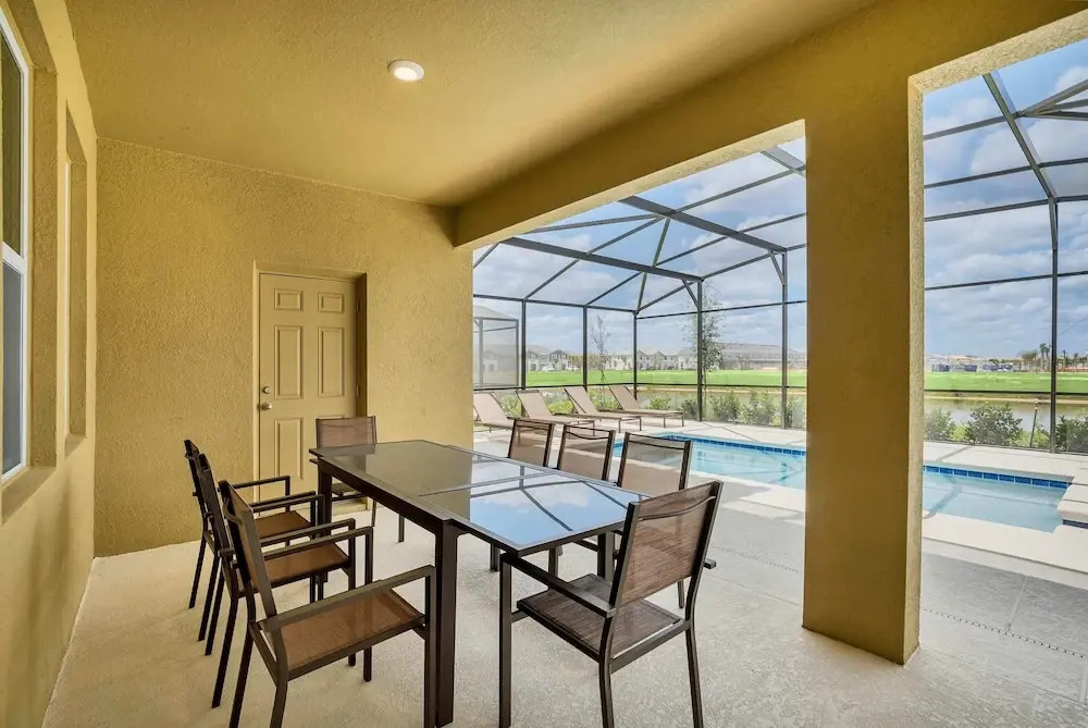 Lake View Home, Lavish Home With Big Pool Area, CDC Standards #7st556