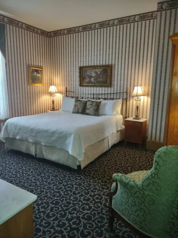 The Lafayette Inn