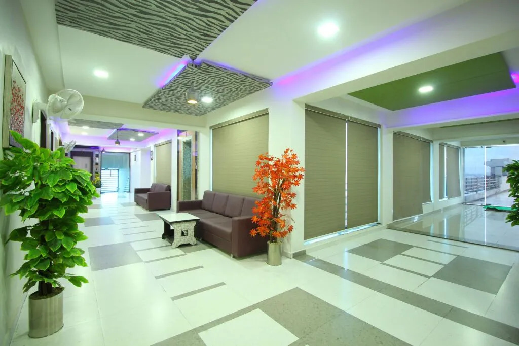Hotel Meet Palace By OYO Rooms