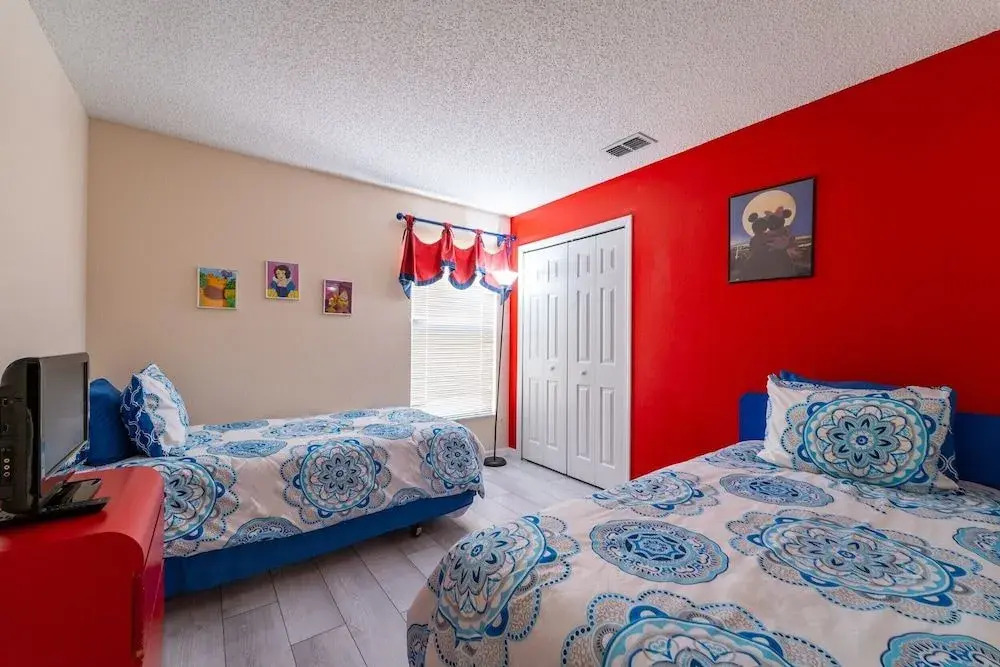Family-friendly Pool Home Spa Games Room 87217