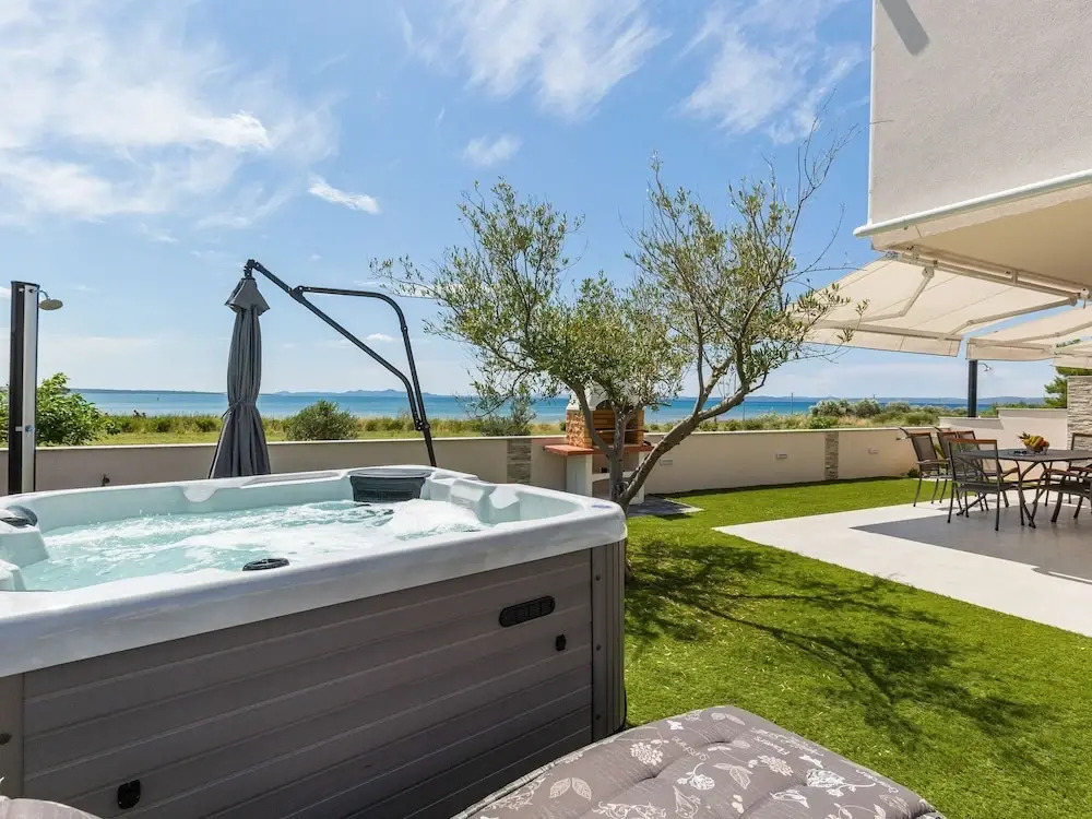 Swanky Holiday Home in Privlaka Near Sea Beach