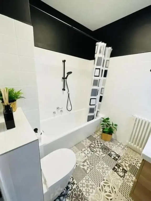 Spacious 1bed in City Center