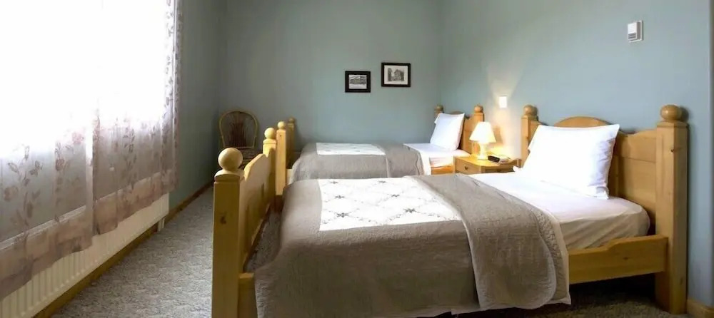 Aurora Inn
