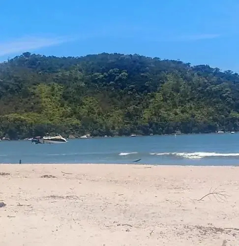 Pereque Açu, 200 m. praia. Aconchegante e espaçoso
