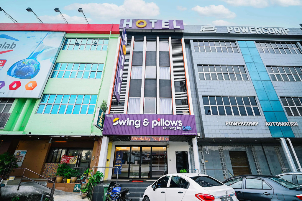 Swing & Pillows - Kelana Jaya Selangor