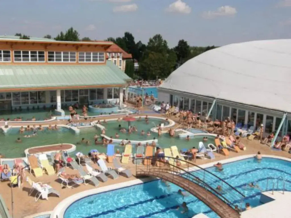 Óvár Apartman