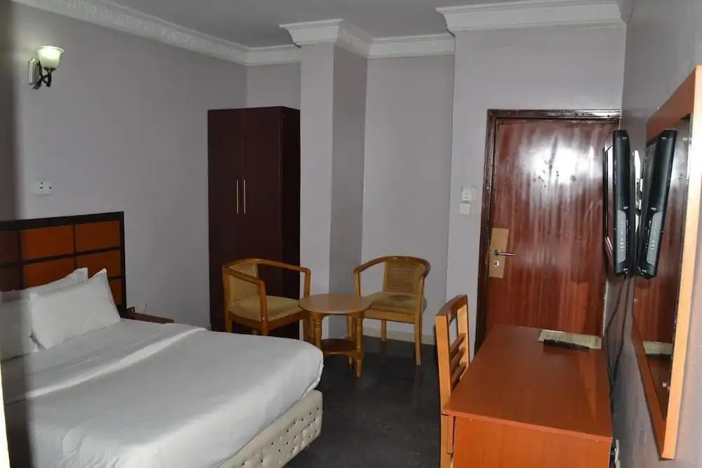 Gracious Hotel