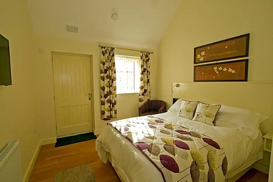 Meals Farm - Courtyard Room