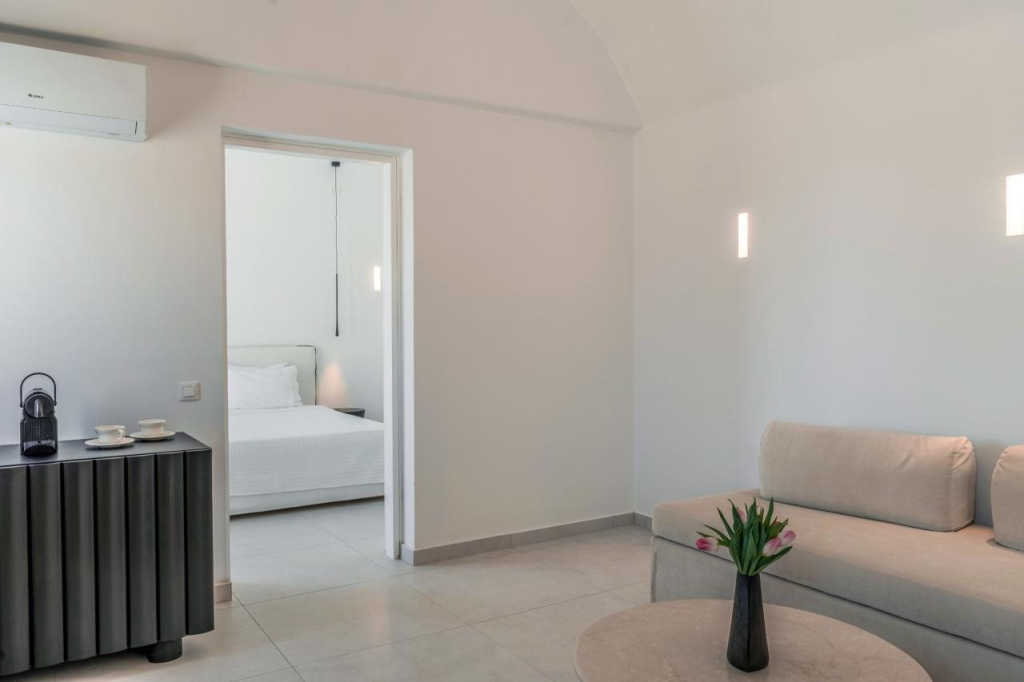 Oikos Santorini Living Concept