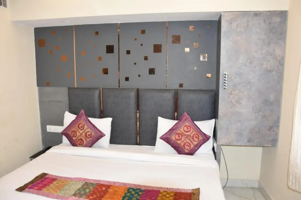 Hotel Wall City 55 - Near NDLS Station & Connaught Place