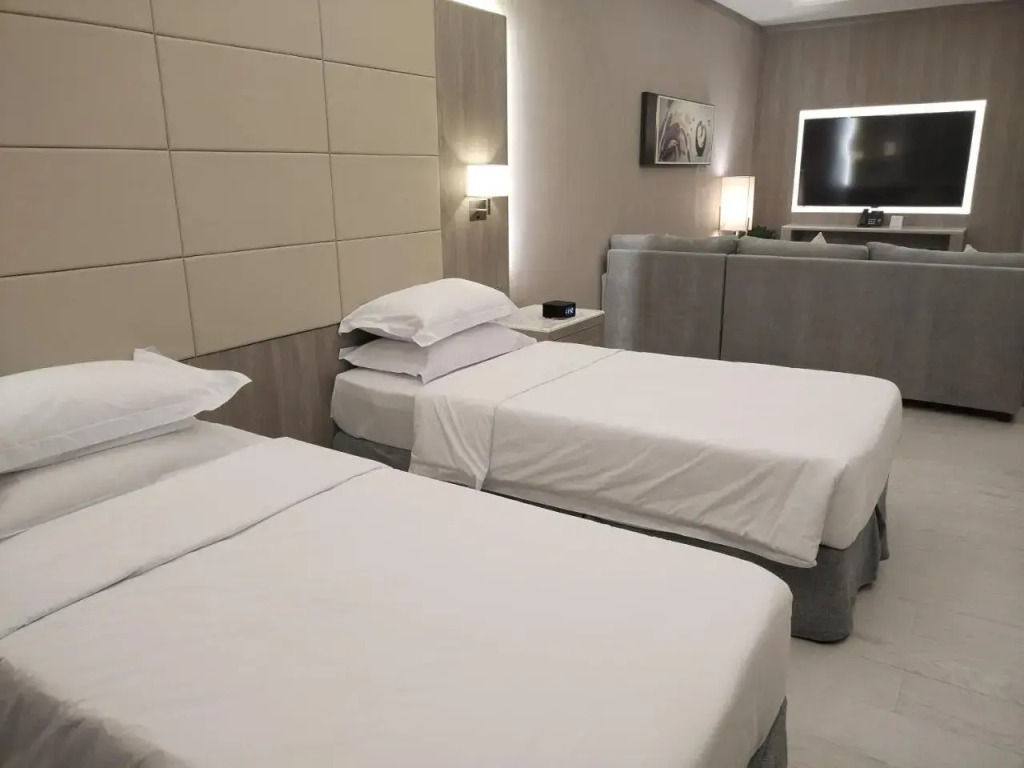 Crown Suites