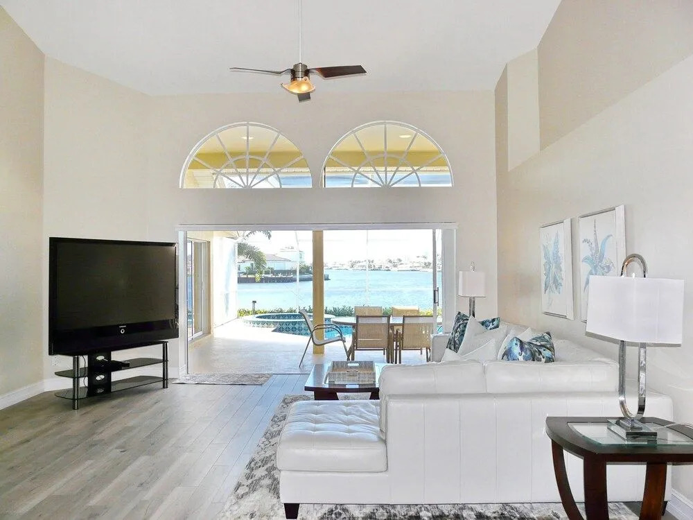 Waterfront Home With Spectacular View, Pool and spa