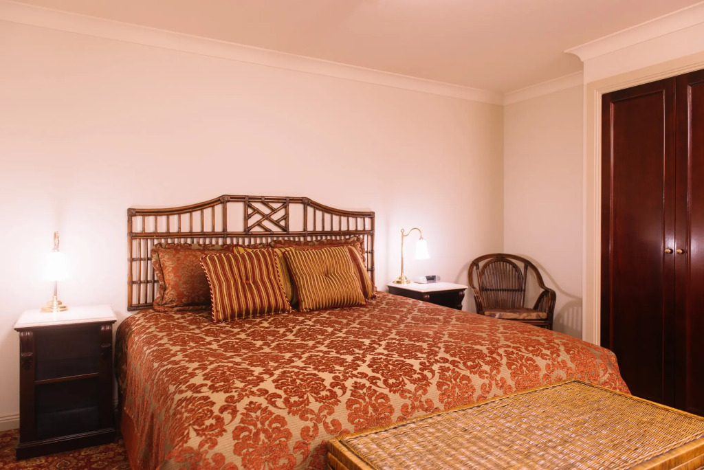 Hadleys Orient Hotel