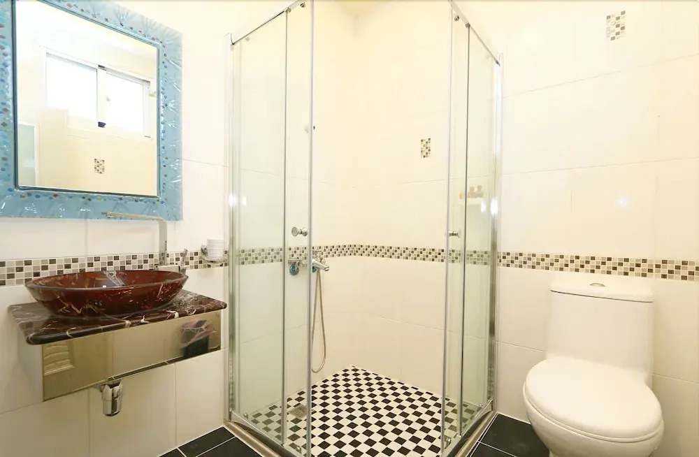 Love Travel B&B
