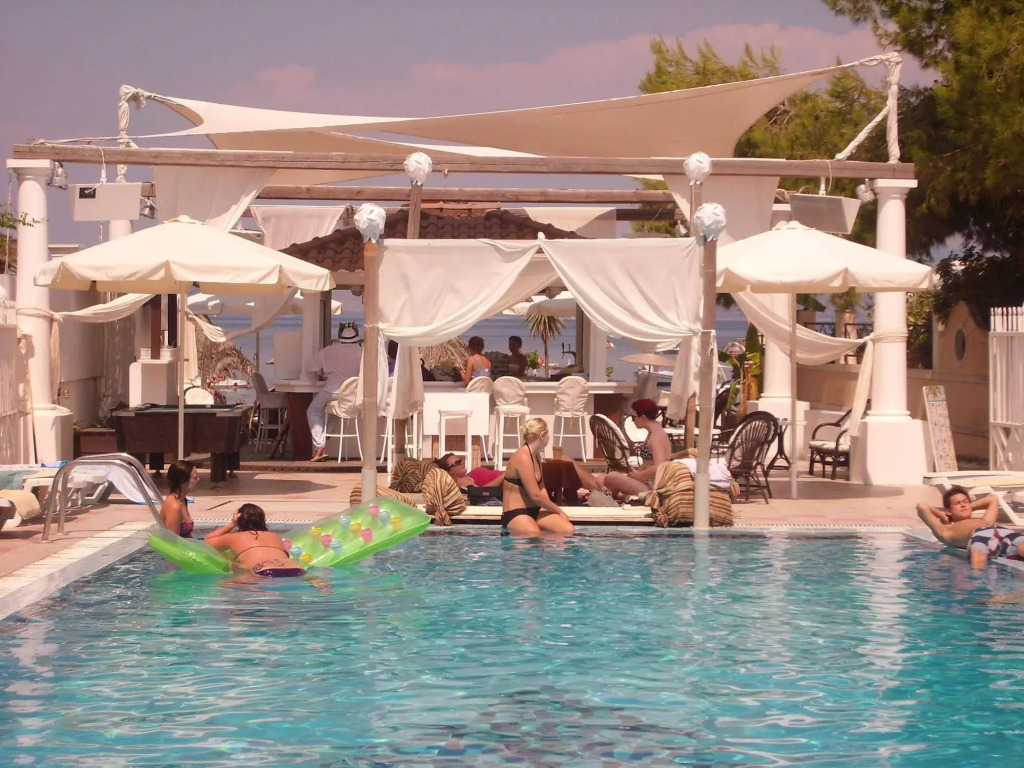 Cavo D Oro Complex