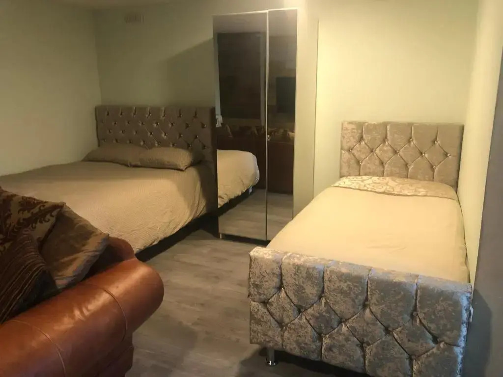 Treetops flat4 Hall Green B28