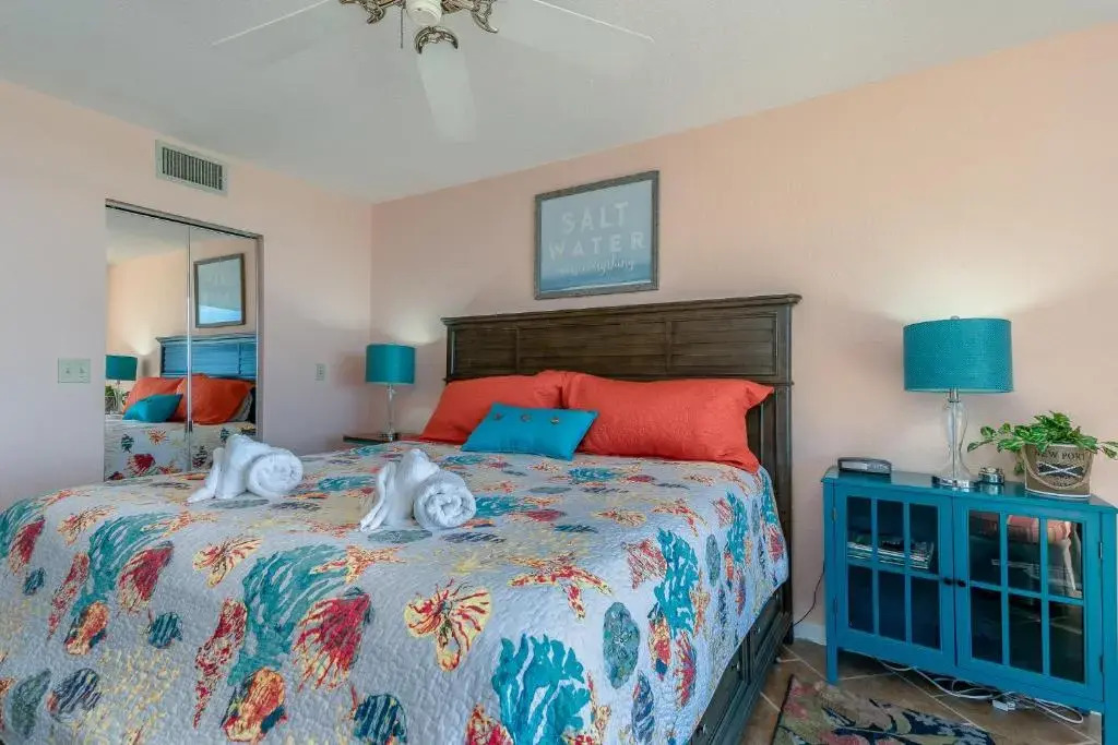 Bahia Vista 8-115
