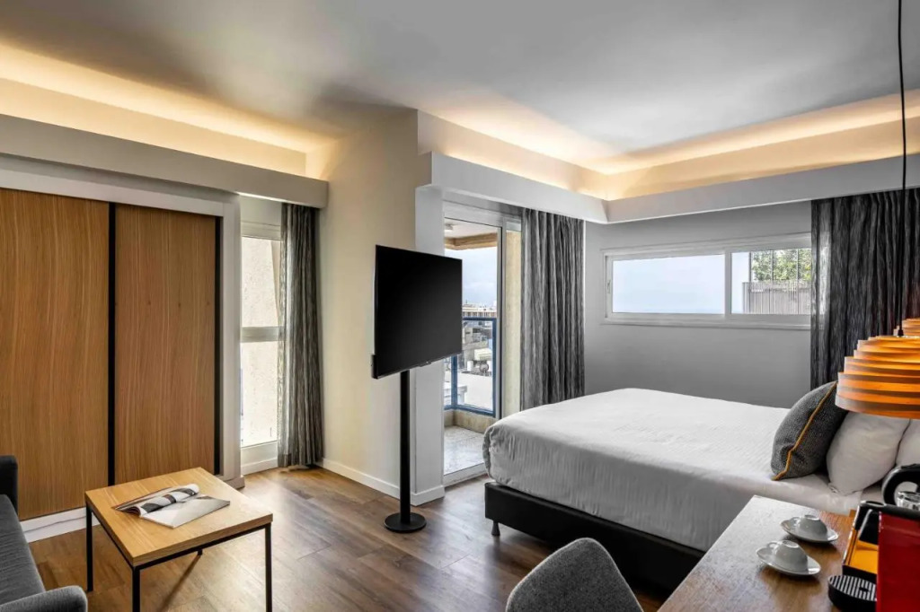 City Hotel