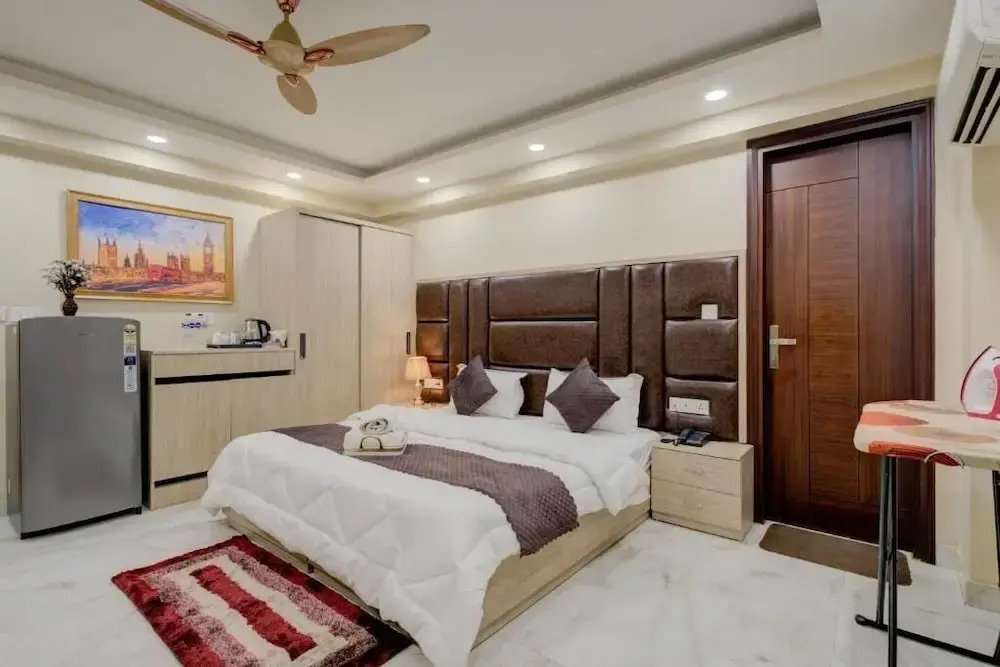 The Paras Studio Serviced Apartments
