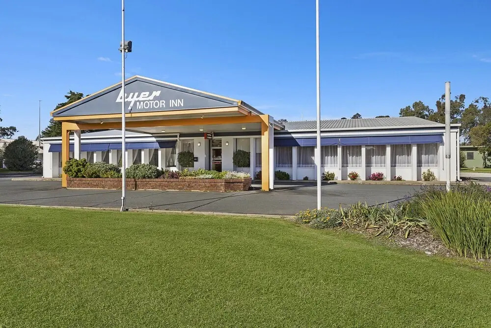 Byer Fountain Motor Inn